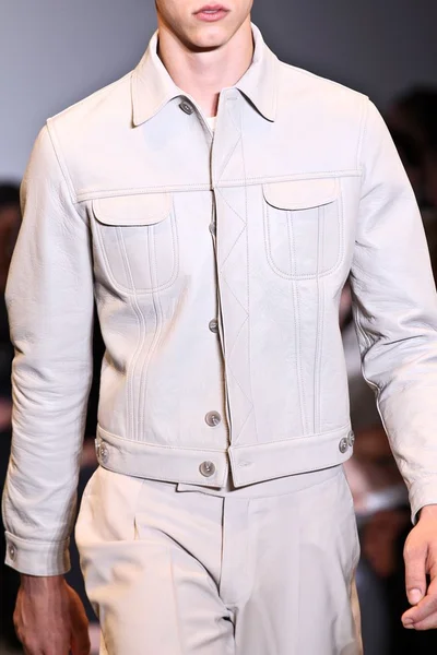 Look 7